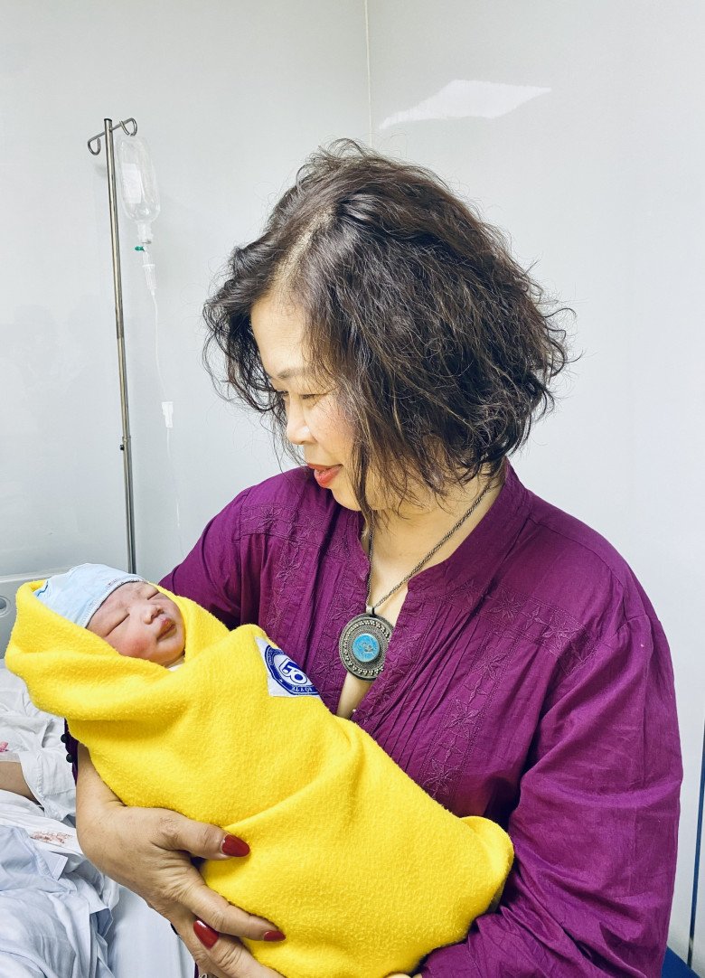 amp;#34;Bà ngoại nhà người taamp;#34; chăm con gái ở cữ: Tỉ mỉ nấu cả trăm món ăn, món nào nhìn cũng ngon miệng ngon mắt - 13