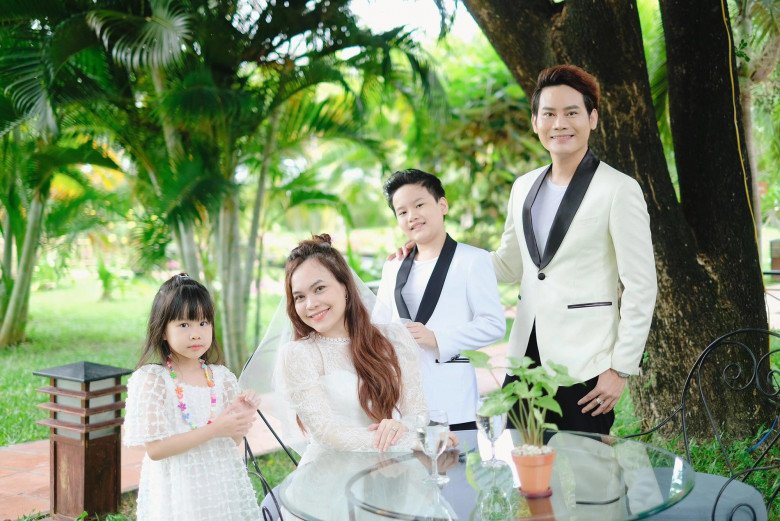 Cậu bé từng khiến bố MC VTV phải bán nhà chữa bệnh lớn lên khôi ngô sáng dạ, lên nhiều show truyền hình nổi tiếng - 8