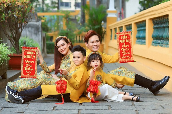 Cậu bé từng khiến bố MC VTV phải bán nhà chữa bệnh lớn lên khôi ngô sáng dạ, lên nhiều show truyền hình nổi tiếng - 9