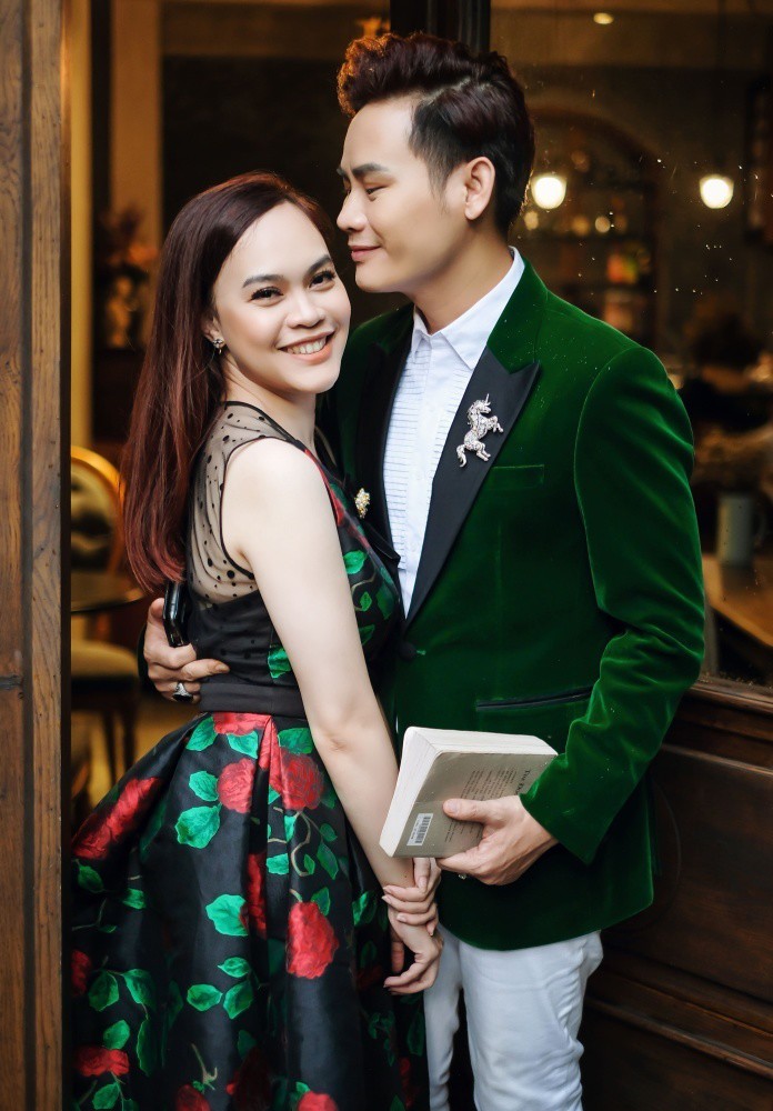Cặp đôi phải đối diện không ít sóng gió sau nhiều năm về chung nhà.