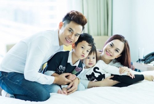 Chưa vui mừng được bao lâu thì cặp đôi nhận tin dữ là con trai đầu lòng mắc bệnh tim bẩm sinh.