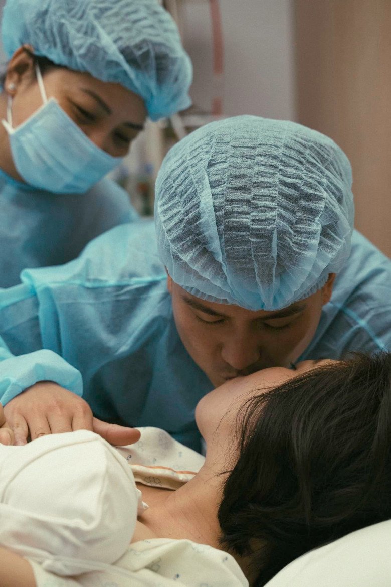 Sao Việt 24h: Nhan sắc dịu dàng mà đầy rực rỡ của amp;#34;nhị tiểu thưamp;#34; nhà Thuý Hạnh làm dân mạng mê mệt - 6