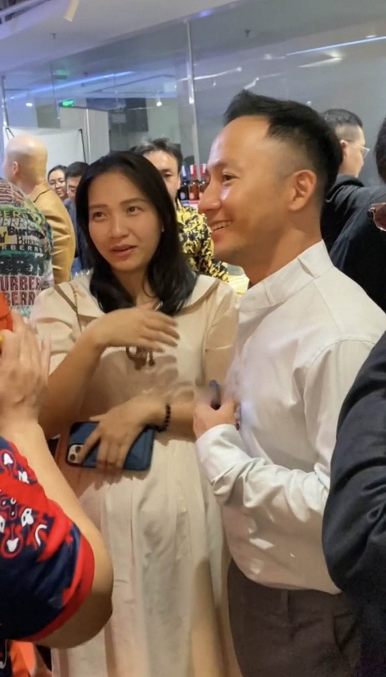 View - Vợ chồng rapper Tiến Đạt đón con thứ 2 sau 5 năm về chung nhà, diện mạo nhóc tì vừa chào đời thành tâm điểm