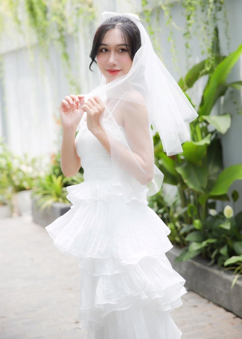 Chia sẻ của nữ ca sĩ về bạn trai hiện tại thu hút sự quan tâm của công chúng.