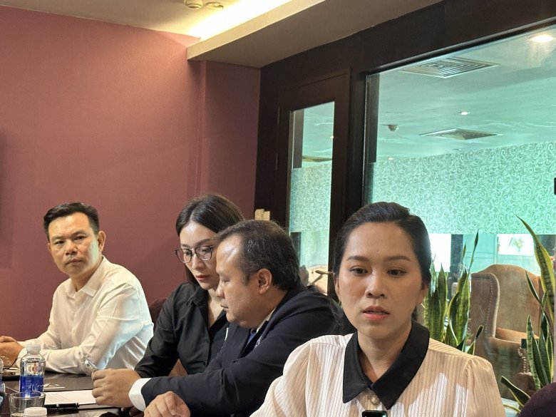 View - Tranh cãi việc nghệ sĩ chẳng ai đi tiền phúng điếu đám tang Vũ Linh, con nuôi ông hoàng cải lương lần lượt lên tiếng