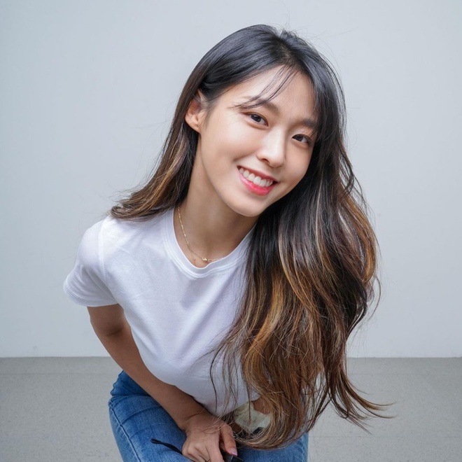Seolhyun nổi tiếng vì ngoại hình xinh đẹp, không phải vì tài năng.