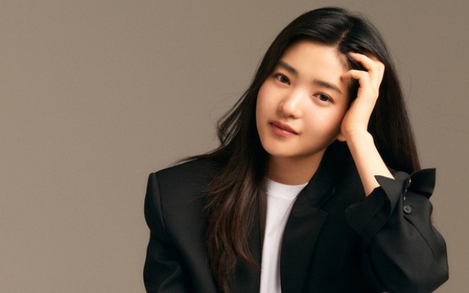 Kim Tae Ri bị tố lợi dụng là người nổi tiếng để kiếm lợi.