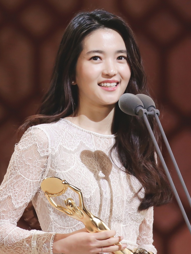 Kim Tae Ri đã xin lỗi nhưng khán giả vẫn có cái nhìn thiếu thiện cảm dành cho cô.