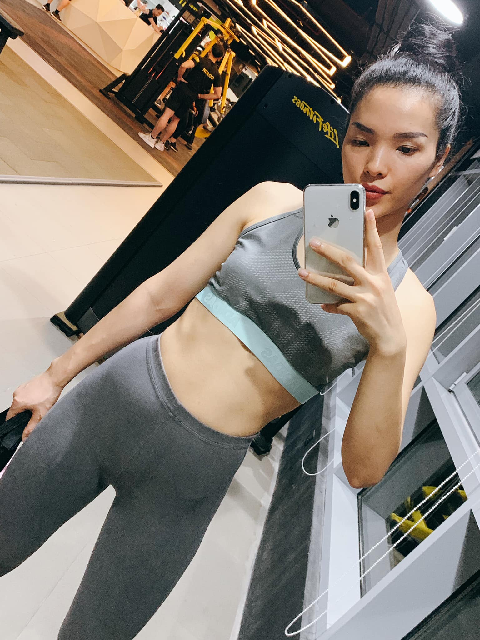 View - Mẹ bỉm 2 con thẩm mỹ đổi đời, đứng cạnh Hoa hậu Thùy Tiên vẫn đẹp rạng ngời, khó bị lấn át