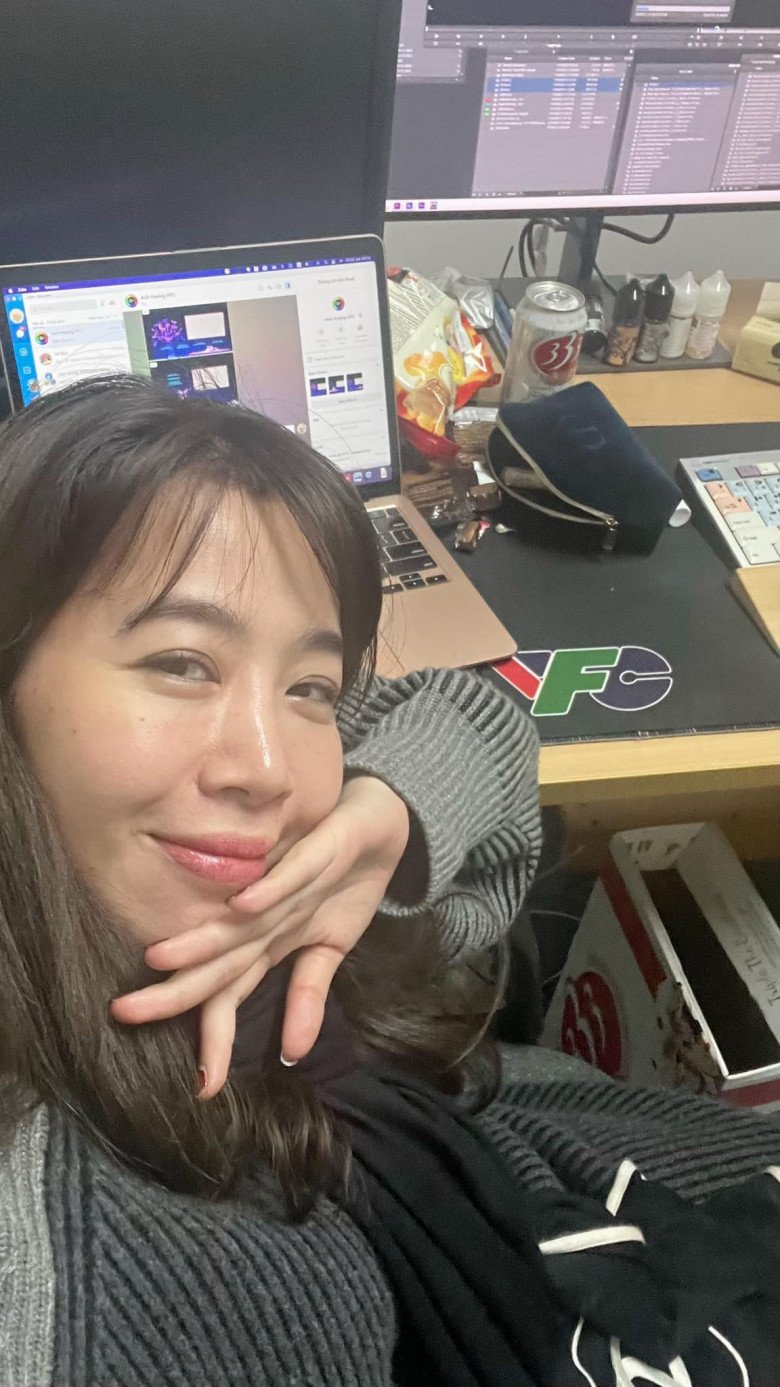 Làm mẹ đơn thân nhưng MC Diệp Chi vẫn luôn chú tâm đến phát triển sự nghiệp. Nữ MC dần thử sức bản thân ở vai trò đạo diễn các chương trình tại VTV.