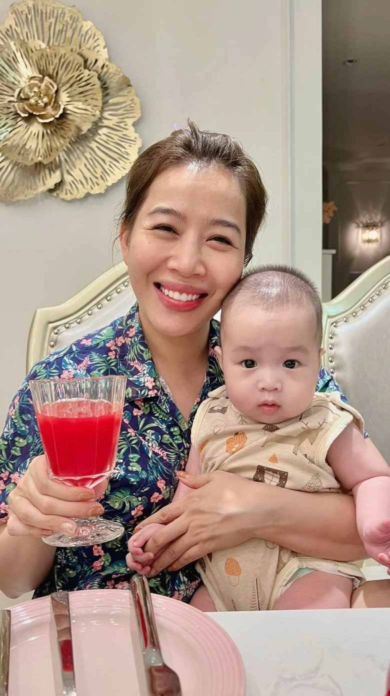 ...hay những loại nước ép trái cây giúp hỗ trợ giảm cân, lại mang đến nhiều vitamin, giúp làn da rạng rỡ.