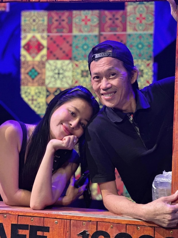 Hiếm hoi xuất hiện, Hoài Linh gây ngỡ ngàng với diện mạo xuống sắc, tóc bạc như ông lão - 6