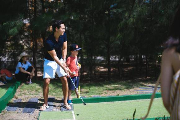 Subeo xuất hiện ở sân golf “đọ gậy” cùng Cường Đôla, 13 tuổi đã có khí chất tổng tài - 8