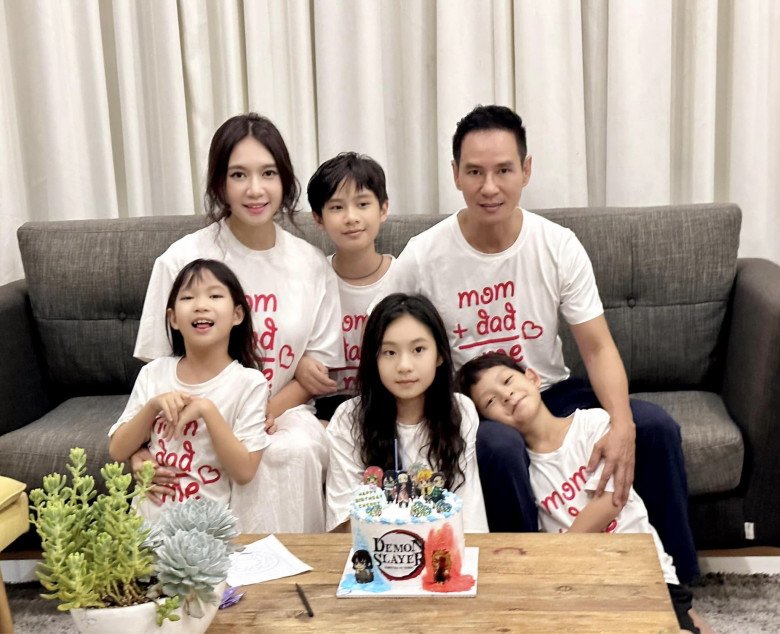 Doanh thu trăm tỷ, Lý Hải Minh Hà đợi con gái 10 tuổi mới tặng một món quà sinh nhật, mở ra bé không dám xài - 1