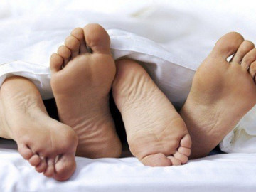 Từ nước ngoài về, người phụ nữ Hà Nội vội làm một việc vì sợ chồng phát hiện có bất thường ở vùng...