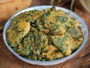 Bếp Eva - Loại rau mọc cả ở ven đường có vị khó xơi, nhưng đem nấu với trứng được món ngon bổ, điều hòa cơ thể