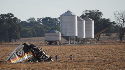 img src/upload/2-2023/images/2023-06-20/1687242524-333-btc-cuoc-dua-ky-thu-xac-nhan-quay-phim-quoc-huong-qua-doi-vi-roi-may-bay-vo-quoc-huong-1457936499-width500height274-1687242524-width500height274.jpg /