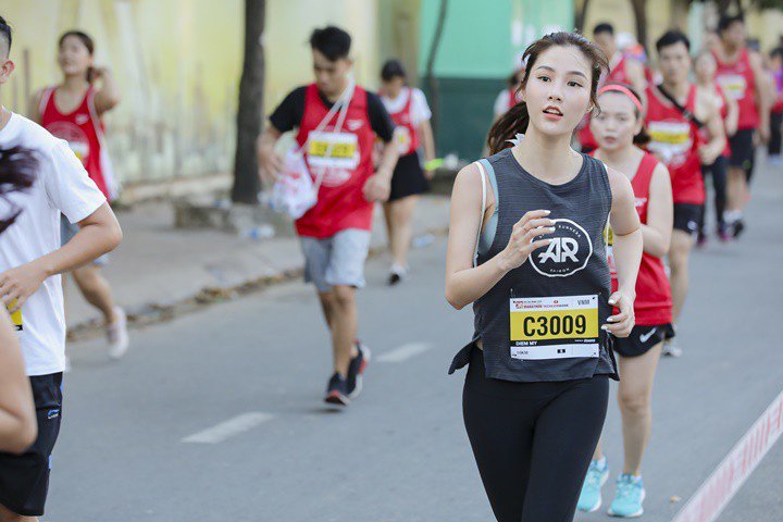 Diễm My 9X là một người yêu thích thể thao và chăm chỉ rèn dáng bằng nhiều bộ môn. Cô từng tham gia một số giải chạy marathon quốc tế cùng bạn trai.