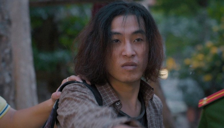 Cuộc Đời Vẫn Đẹp Sao: Bát vào tù vẫn tiếp tục amp;#34;gánh nghiệpamp;#34;, khán giả cả nước cám ơn các chú công an - 3