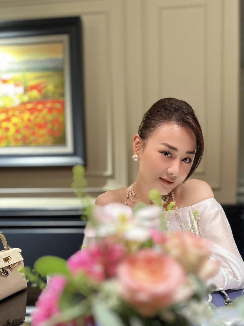 Phương Oanh cảm ơn chồng vì đã cùng mình vượt qua giai đoạn khó khăn.