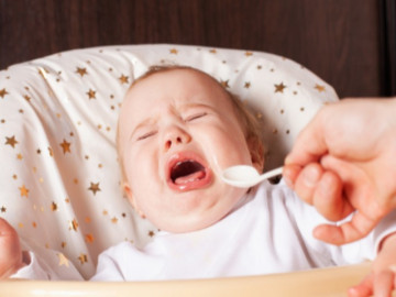 Mẹ kêu trời vì con biếng ăn trong mùa mưa, đây là nguyên nhân mà nhiều cha mẹ không để ý tới