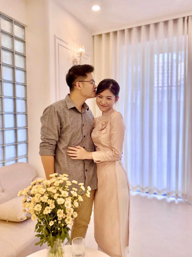 Tết 2023, Cẩm Tú cho biết đó là cái Tết đầu tiên của vợ chồng cô ở ngôi nhà mơ ước.