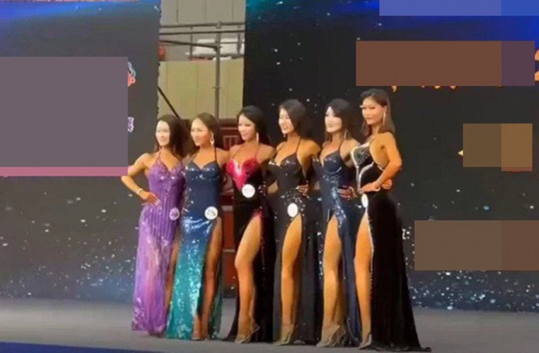 Sốc khi thí sinh hoa hậu Trung Quốc tháo giày, ném thẳng hàng ghế ban giám khảo - 1