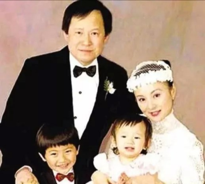 Lý Tái Phụng từng có hôn nhân hạnh phúc bên La Khải Nhân.