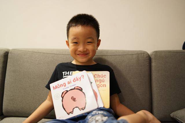 View - Mẹ 8X tiết lộ cách giúp con 6 tuổi thành dịch giả sách song ngữ, nói tiếng Anh lưu loát