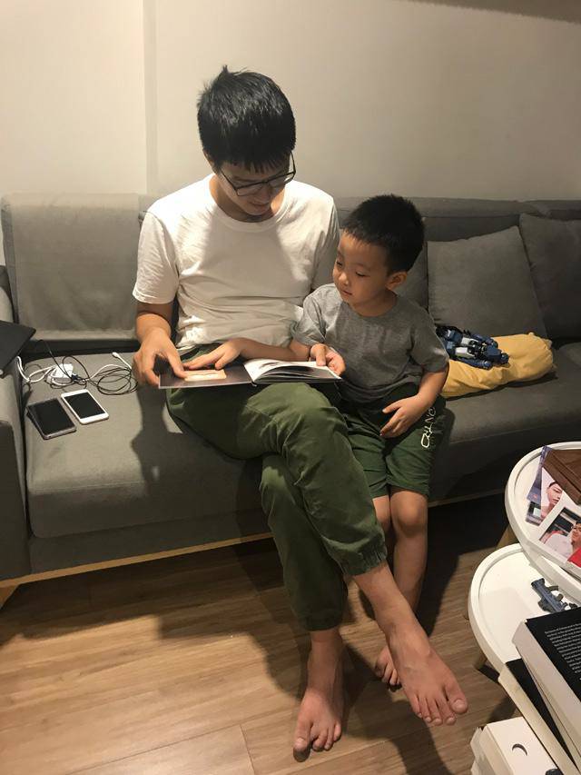 View - Mẹ 8X tiết lộ cách giúp con 6 tuổi thành dịch giả sách song ngữ, nói tiếng Anh lưu loát