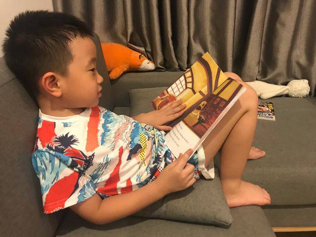 View - Mẹ 8X tiết lộ cách giúp con 6 tuổi thành dịch giả sách song ngữ, nói tiếng Anh lưu loát