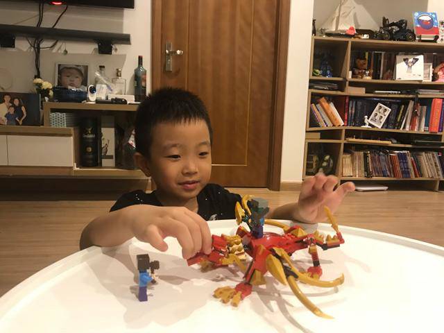 View - Mẹ 8X tiết lộ cách giúp con 6 tuổi thành dịch giả sách song ngữ, nói tiếng Anh lưu loát