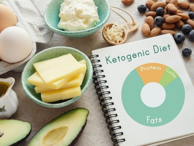 Trẻ lớp 9 nặng 80kg, bà nội muốn cho cháu ăn Keto để giảm cân, bác sĩ cảnh báo dừng ngay kẻo hối không kịp