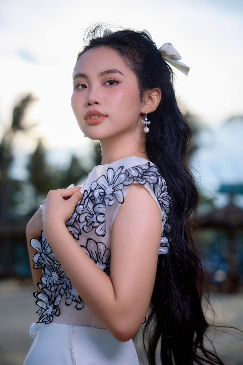 Phương Mỹ Chi có nhiều thay đổi sau 10 năm vào showbiz.