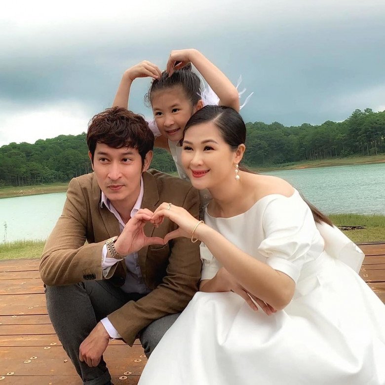 Từng nổi tiếng đa tình nhưng hiện tại, Huy Khánh an phận bên tổ ấm nhỏ của mình.