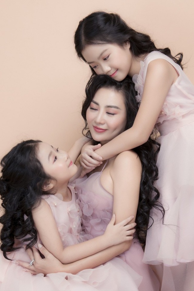 Luyến amp;#34;lươnamp;#34; của Cuộc Đời Vẫn Đẹp Sao: amp;#34;Các con luôn tự hào khi tôi nổi tiếng, còn xin chữ ký hộ bạnamp;#34; - 12