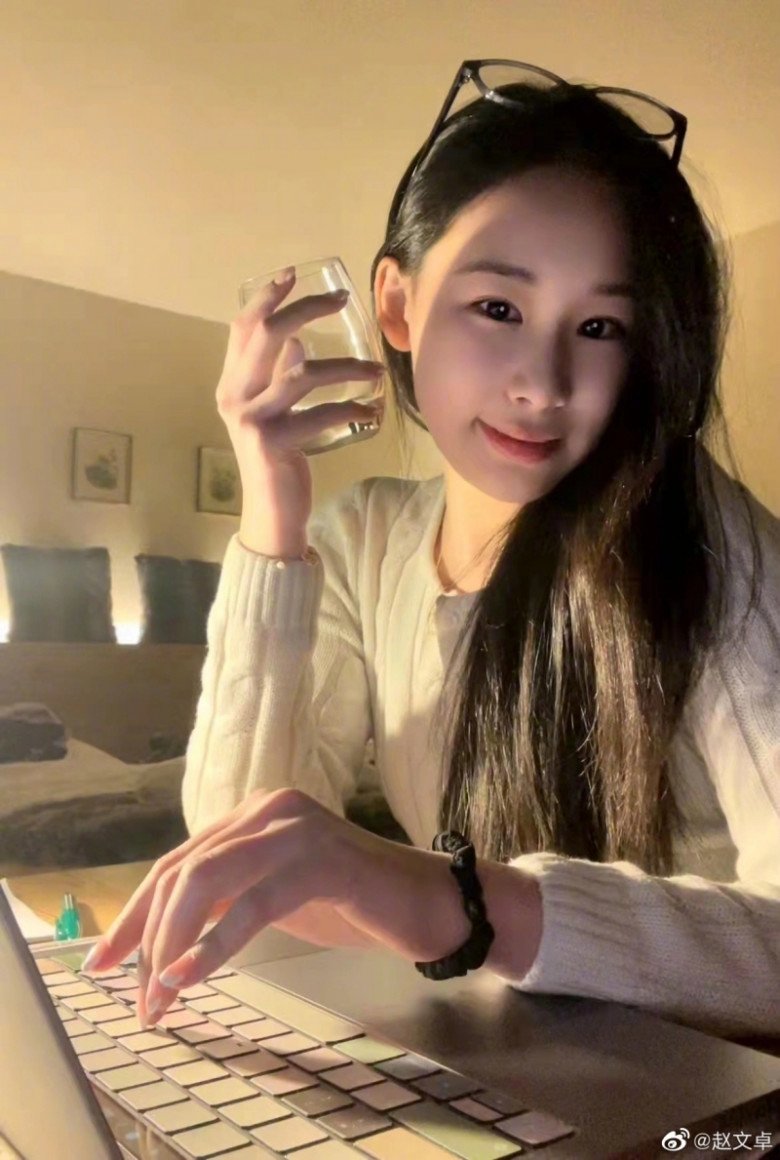 Một người có ngoại hình, có vóc dáng như con gái Triệu Văn Trác chắc chắn là sẽ tỏa sáng nếu tham gia showbiz.