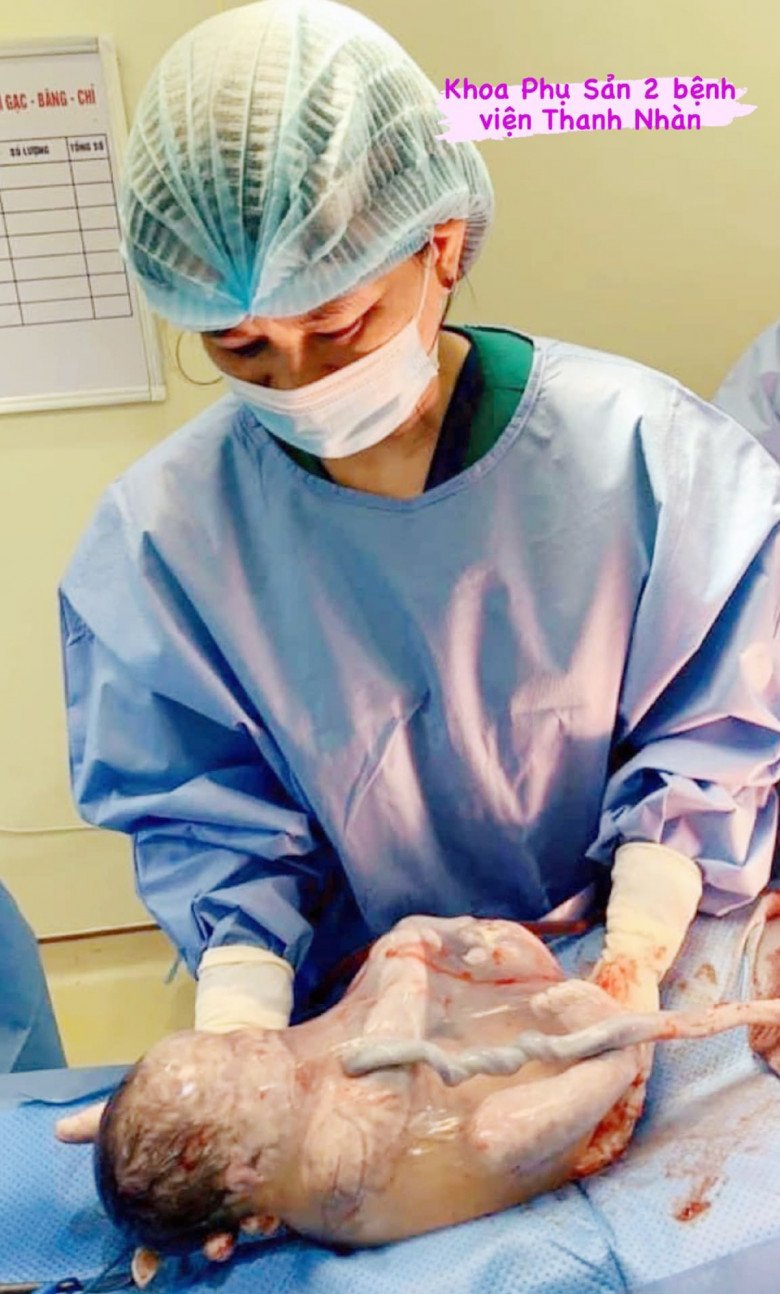 Bác sĩ Nguyễn Thị Ngọc Bích: Bà đỡ mát tay của viện Thanh Nhàn, được 2 thế hệ “mẹ - con” nhờ đỡ đẻ - 8