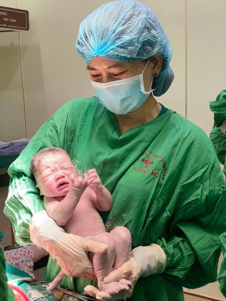 Theo bác sĩ Ngọc Bích, chỉ cần cứ cố gắng tận tâm tận lực với nghề thì nghề không phụ. (Ảnh: BSCC)