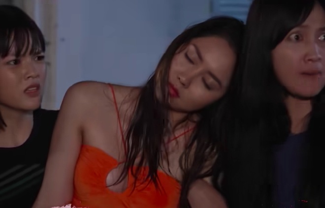 Cảnh nam chính tự đưa nữ chính amp;#34;vào hang cọpamp;#34; hút hơn 2 triệu lượt xem, bảo sao phim có rating cao nhất nước - 4