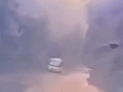 Clip Eva - Clip: Tảng đá rơi từ trên núi đè trúng xe buýt khiến 6 người tử vong