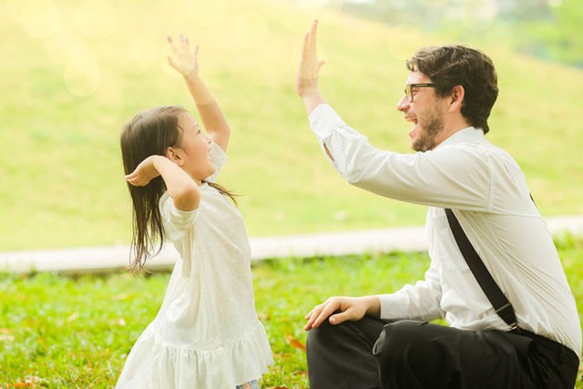 Một trong những lợi ích của sự kiên trì là giúp trẻ đối phó với các vấn đề khi bạn không có mặt để giúp đỡ. Ảnh minh hoạ