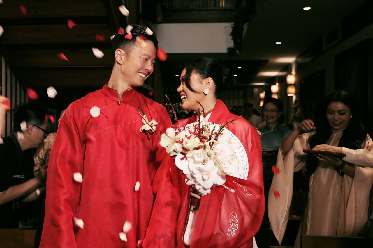 Thiên kim gia tộc sống thiền bí ẩn nhất Việt Nam làm cô dâu, mặc áo dài cưới "độc nhất vô nhị" - 10