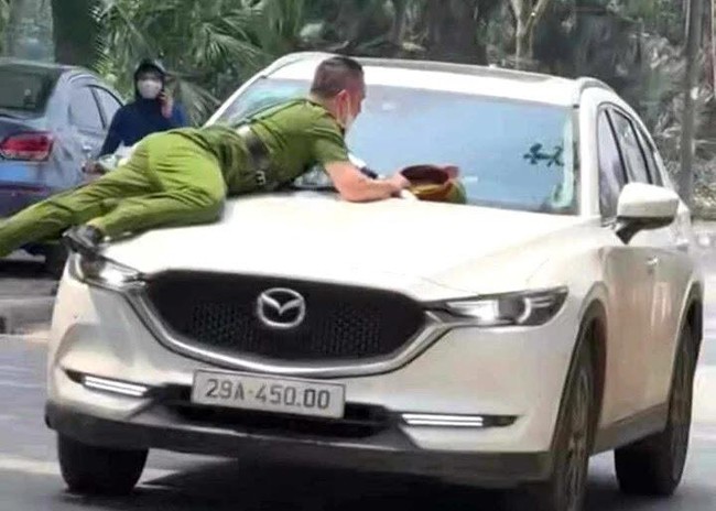 Hình ảnh hiện trường xảy ra sự việc trước đó. (Ảnh cắt từ clip).