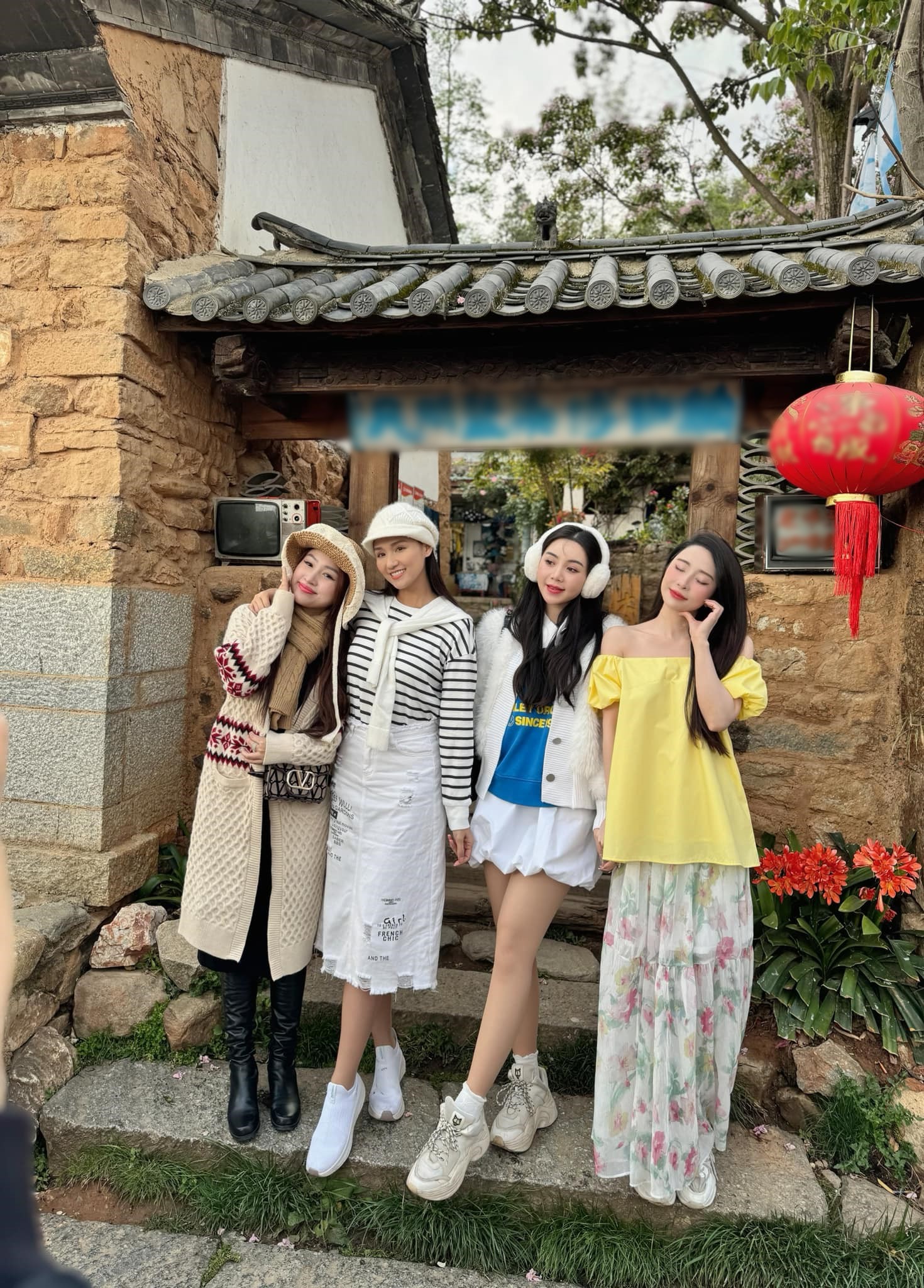 img srchttps://cdn.eva.vn/upload/2-2024/images/2024-04-03/chi-dep-quynh-nga-xinh-nhu-tien-nu-giang-tran-di-du-lich-chung-voi-viet-anh-nhung-ne-dung-canh-_51_3_n-1712138801-654-width1494height2048.jpg width660 /