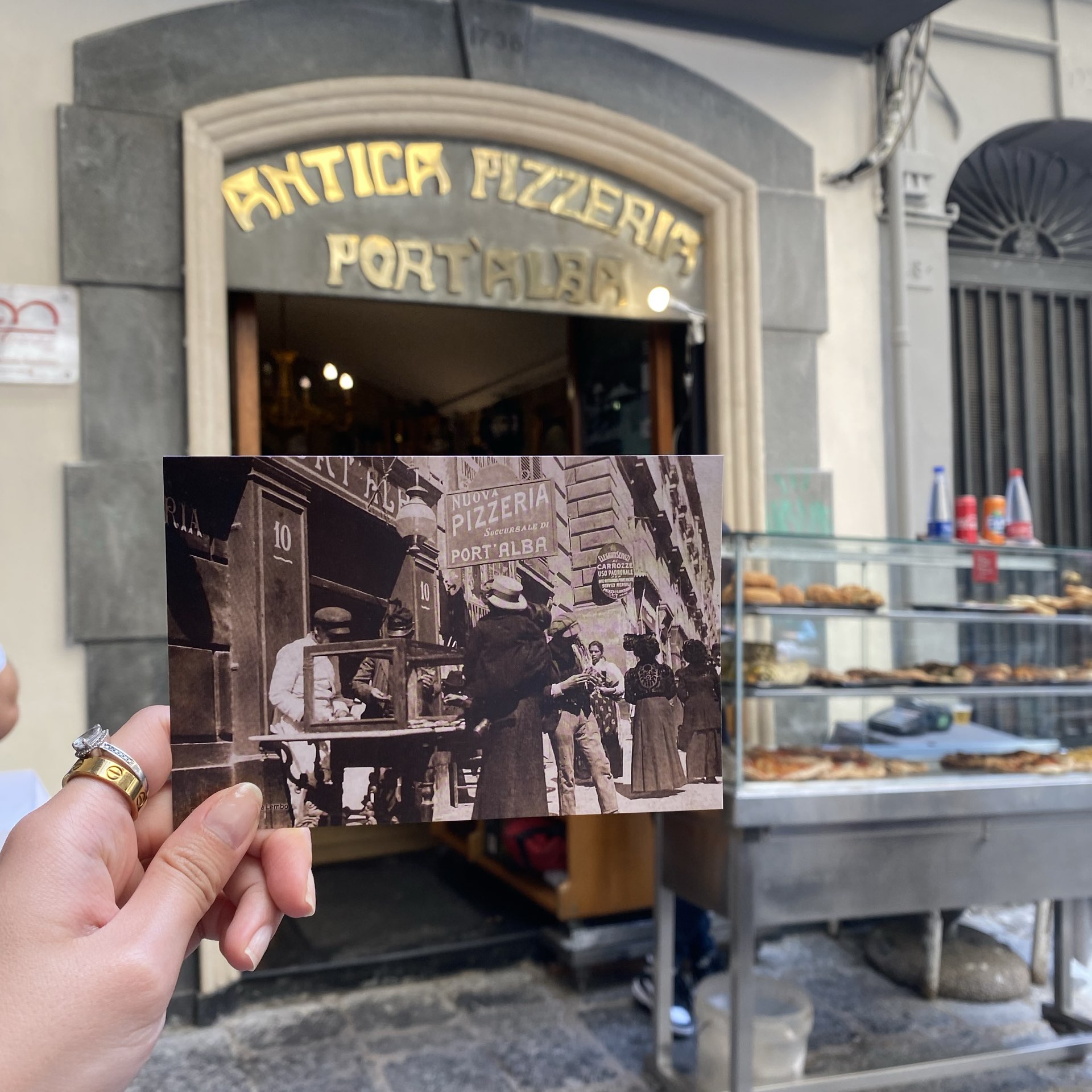 img src/upload/2-2024/images/2024-04-04/1712213385-0-pizza-italia-mon-an-binh-dan-nhung-cuc-ky-pho-bien-tren-the-gioi-pizza-width2048height1536.jpg width660 /