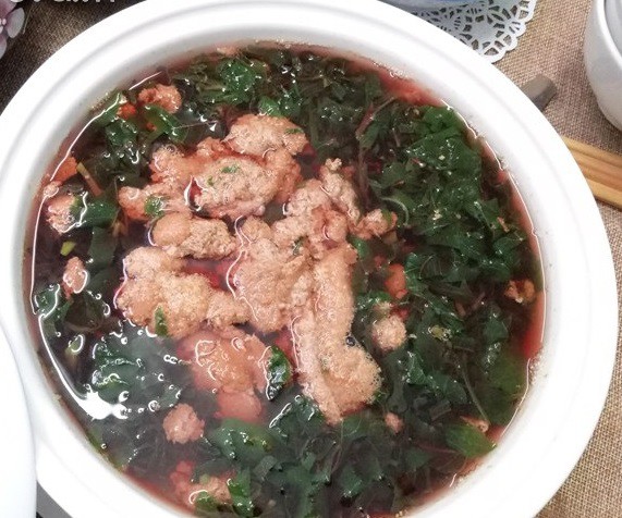 Canh cua nấu rau dền giàu dinh dưỡng nhưng không bắt mắt nên ít người kết hợp trong chế biến món ăn. 