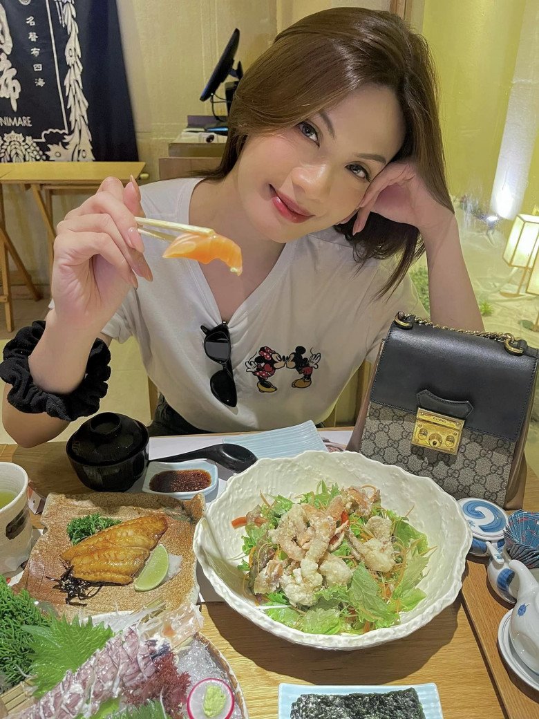 Chế độ ăn uống và ngủ nghỉ hợp lý.