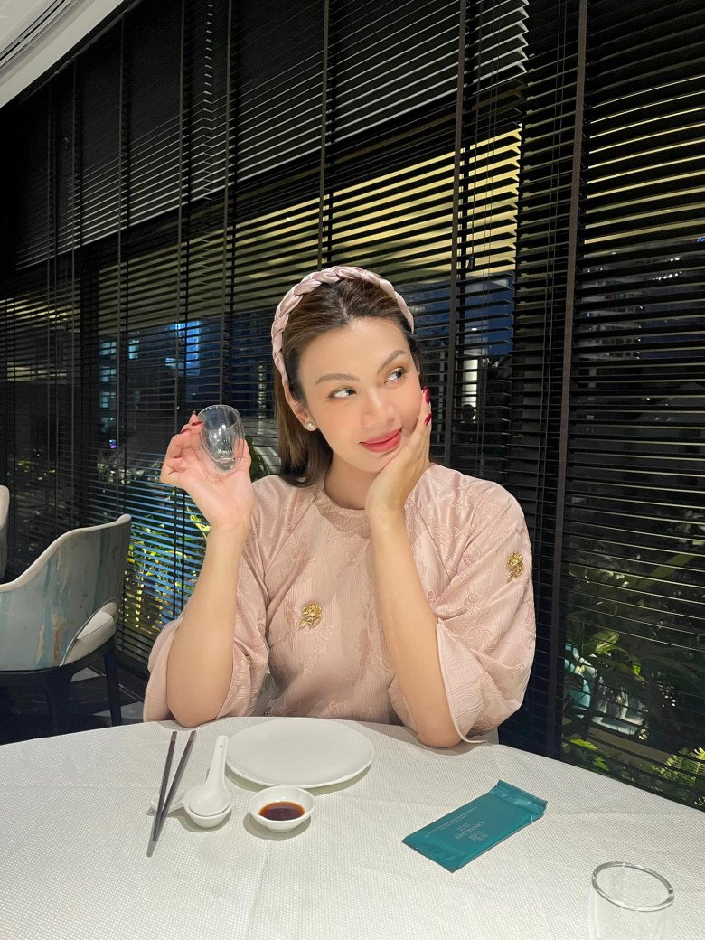 Luna yêu bản thân và trân trọng nhan sắc mà cô có được.