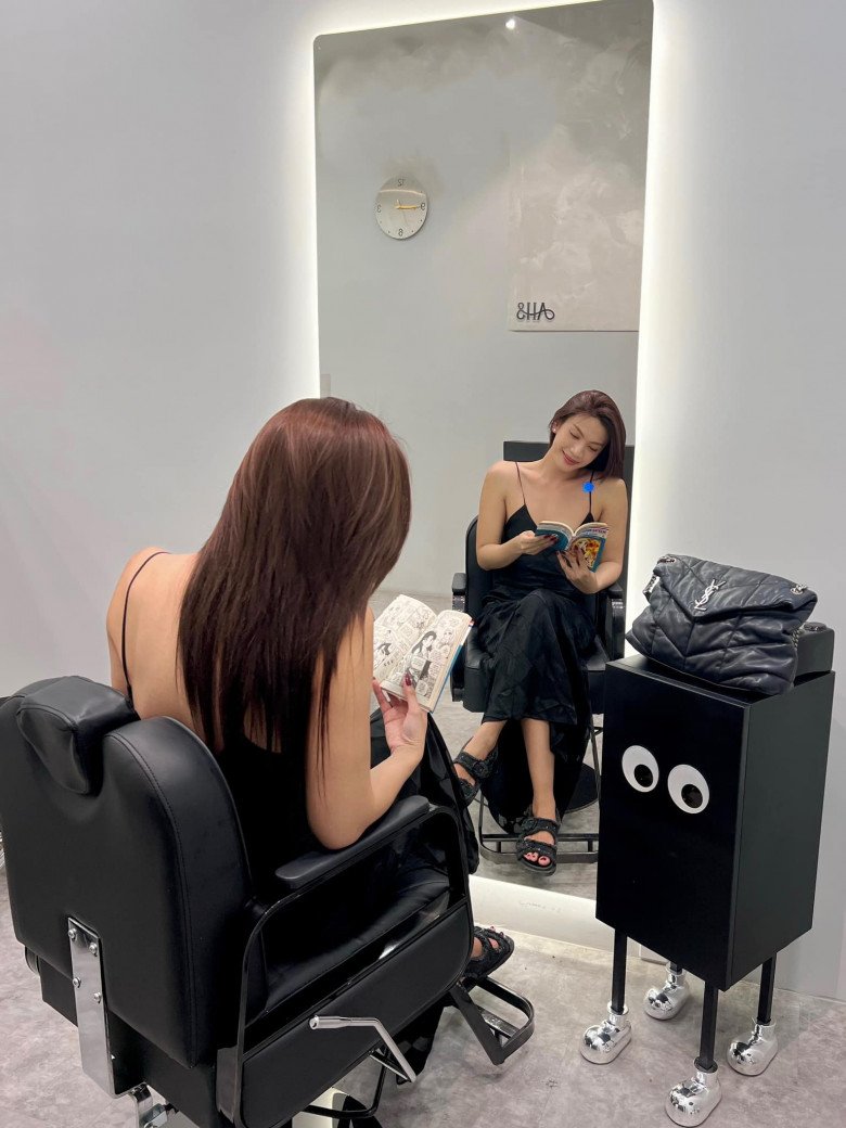 Chăm sóc sóc, da là việc làm không thể thiếu mỗi tuần của cô.